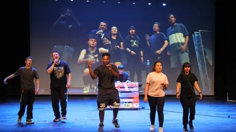 Canción de rap dentro de la Gala Educación de Calle en el Teatro Principal