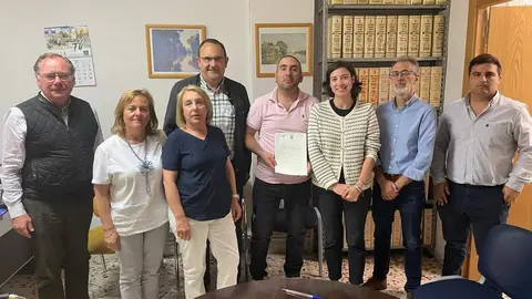 Foto Constitución ante notario de la Cooperativa Energética El Pego