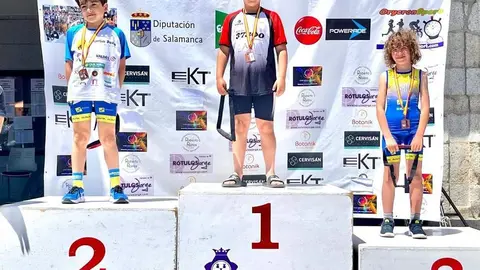Vicente González y Martín García de la Escuela del Construcciones Martín Peña-Triatlón Duero en el VII Duatlón Ciudad de Peñaranda