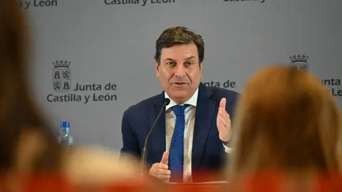 El Consejero de Economía y Hacienda y portavoz, Carlos Fernández Carriedo