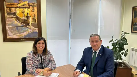 El presidente de la Diputación de Zamora, Javier Faúndez, y la alcaldesa de Benavente, Beatriz Asensio