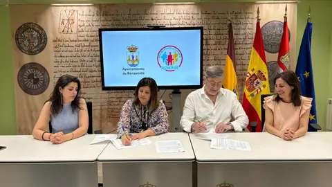 Benavente renueva su apoyo a la Asociación de familias y enfermos de Alzheimer