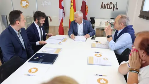 Reunión del Comisionado para las Víctimas del Terrorismo con la AVT