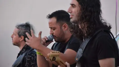  radiohéroes, la Guardia y Celtas Cortos_136