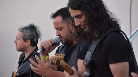  radiohéroes, la Guardia y Celtas Cortos_105