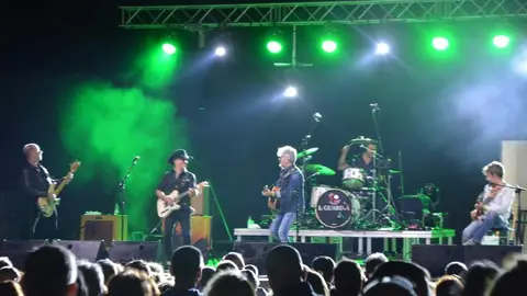  radiohéroes, la Guardia y Celtas Cortos_60