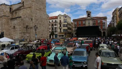 concentración internacional Citroen 2cv y clásicos _2