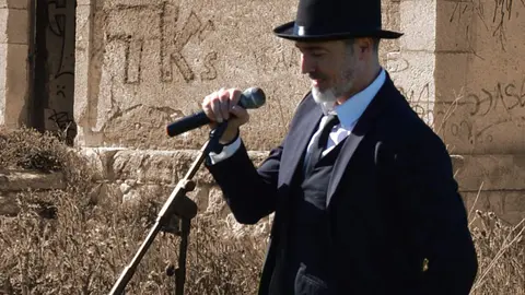 JOSÉ LUIS PEÑAS CANTANTE. imagen Facebook