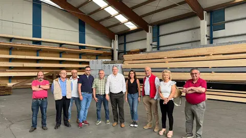 El Presidente de la Diputación visita Maderas Quintana