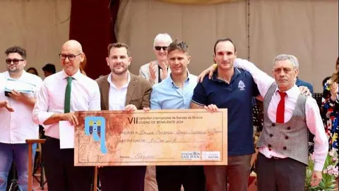 Exito Musicos Benavente