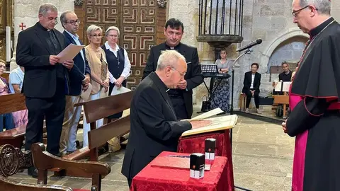 Toma de posesión Diócesis. Iglesia San Ildefonso_11
