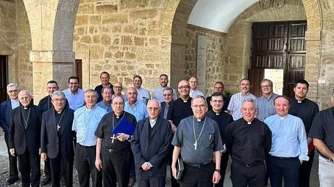 Fernando Valera participa en el encuentro de verano de obispos