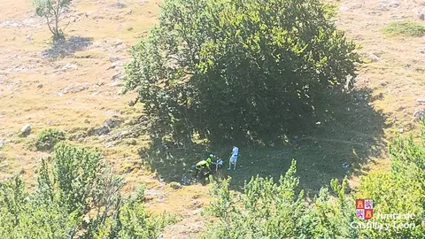 El grupo de Rescate de la Junta de CyL rescata un montañero herido en el Pico Almonga