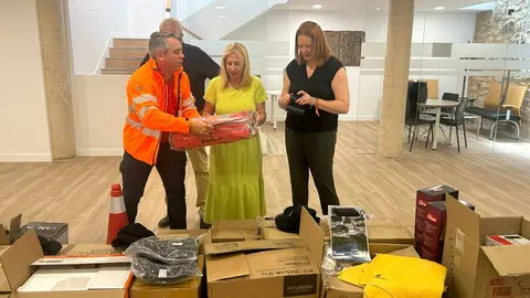 entrega material protección civil