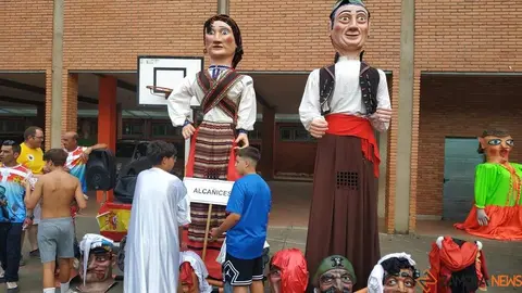 Gigantes y cabezudos en Camarzana de Tera _11