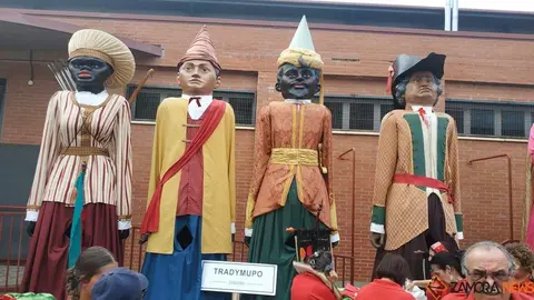 Gigantes y cabezudos en Camarzana de Tera _15