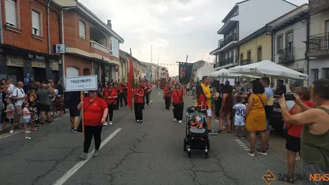 Gigantes y cabezudos en Camarzana de Tera _26