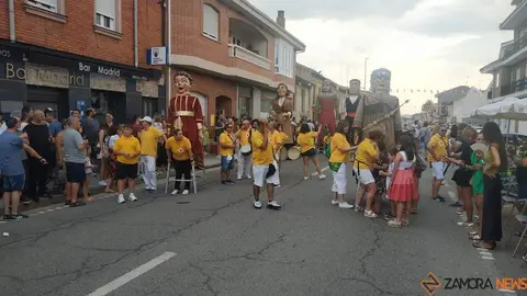 Gigantes y cabezudos en Camarzana de Tera _29