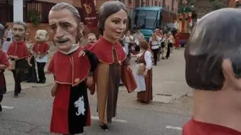 Gigantes y cabezudos en Camarzana de Tera _34