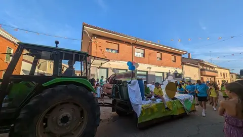desfile de carrozas de Quiruelas de Vidriales (3)
