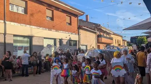 desfile de carrozas de Quiruelas de Vidriales (13)