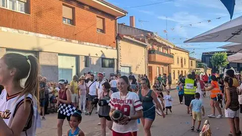 desfile de carrozas de Quiruelas de Vidriales (15)
