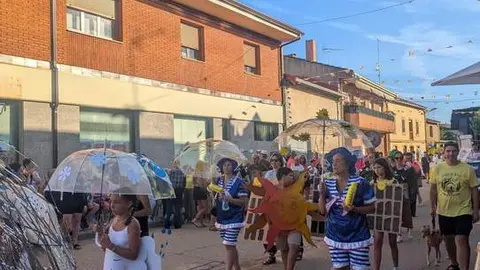 desfile de carrozas de Quiruelas de Vidriales (18)