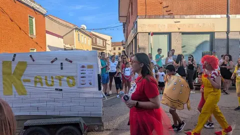 desfile de carrozas de Quiruelas de Vidriales (23)