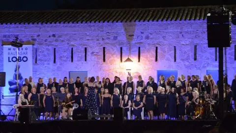 Sweet Charity Choir_8