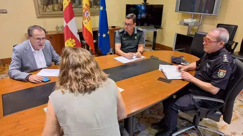 Reunion fin agosto Policia Nacional y Guardia Civil