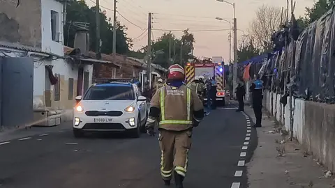 bomberos en las llamas