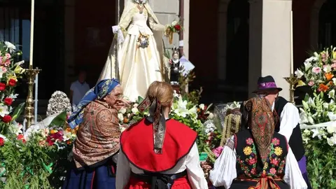 ofrenda floral Virgen de la Concha 