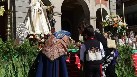ofrenda floral Virgen de la Concha _26