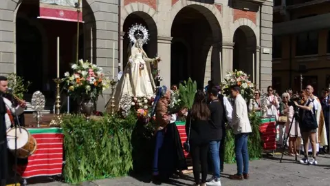 ofrenda floral Virgen de la Concha _34