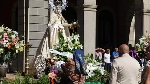 ofrenda floral Virgen de la Concha _36