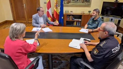 Reunión de coordinación semanal con las FCSE