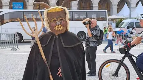 Los Antruejos de Villanueva de Valrojo en el Festival Internacional de la Máscara Ibérica en Lisboa (11)