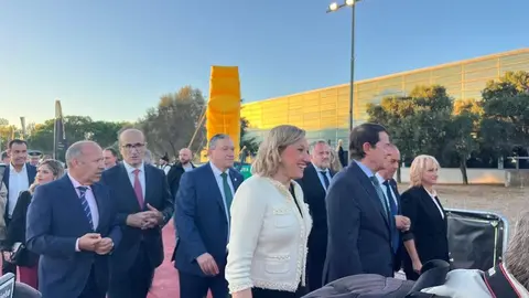 Autoridades de la provincia y comunidad