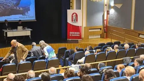 Cerca de 200 personas participan en la Asamblea Diocesana