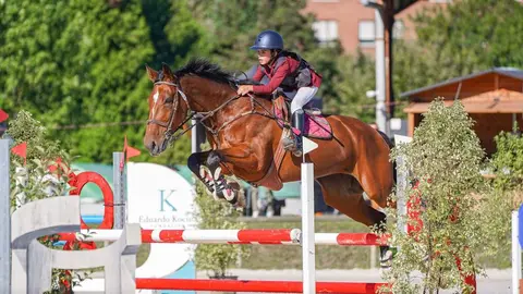 Ximena Gutierrez durante una prueba en el Campeonato de Castilla y león de Saltos