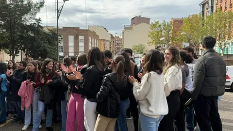 Estudiantes manifestandose EBAU