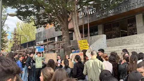 Estudiantes manifestandose EBAU_6