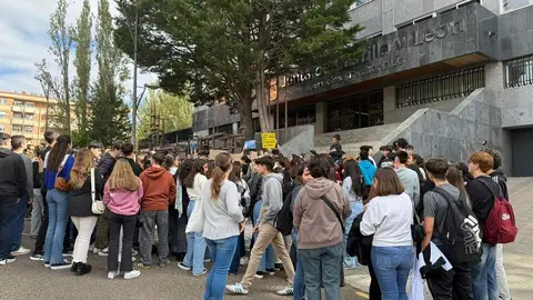 Estudiantes manifestandose EBAU_7