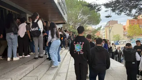 Estudiantes manifestandose EBAU_12