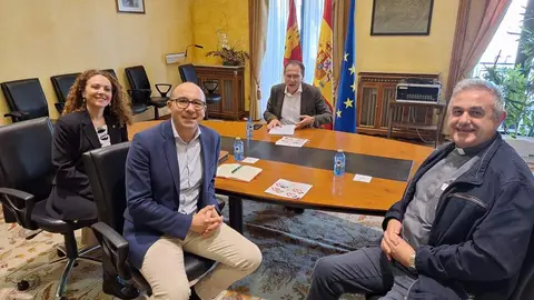 Ángel Blanco, ha recibido este jueves al nuevo delegado de Cáritas Diocesana