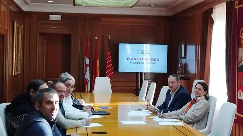 Javier Faúndez junto con alcaldes de la provincia