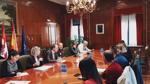 presentación de la nueva Carta de Servicios a algunos de los servicios de la Administración General del Estado en la provincia no integrados en la Subdelegación del Gobierno