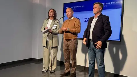 Carmen Fúnez, Francisco Vázquez y José María Barrios _2