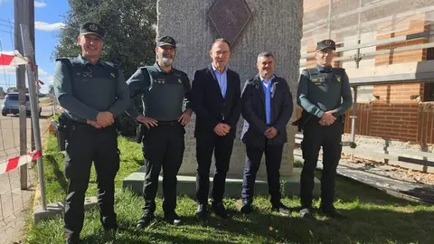 El subdelegado visita el cuartel de Camarzana de Tera