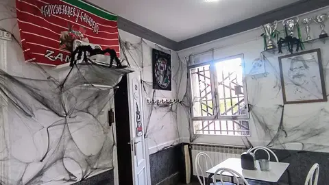 establecimientos decorados de Halloween  (2)